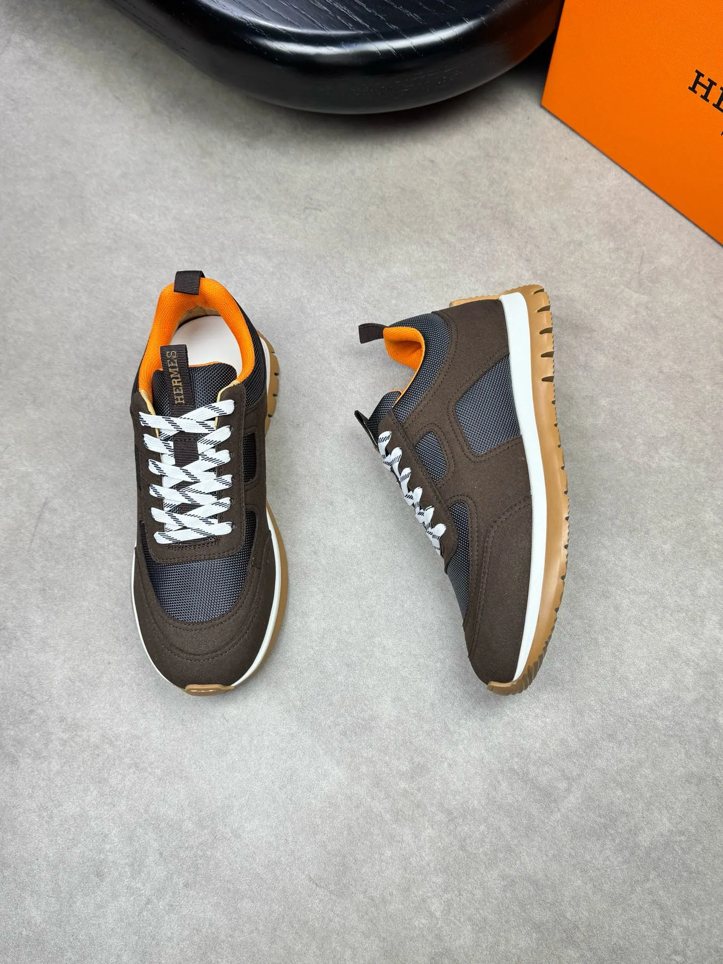 [HERMES] Hermès men's shoes 💰680💰 - high-end quality original items 🔍🔍🔍 casual sports shoes - upper: 🔝 suede environmentally friendly leather, brand high mercerized canvas body with forged ´H´ totem, tongue webbing injection molded brand logo - lining: brand canvas, foot pads; water-dyed cowhide -Outsole: ultra-light T men's shoes 💰U foam; two-color molded outsole -Ultra-high quality control, fine workmanship: highlighted (high-end, extravagance, grade) -Size: 39-44 (38, 45, can be customized)